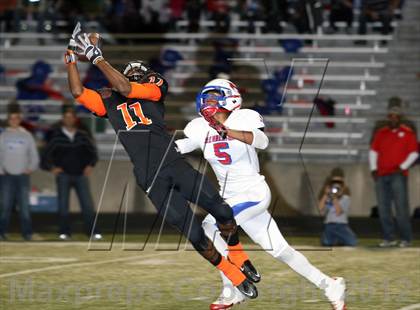 Thumbnail 3 in Gilmer vs. Henderson (UIL 3A Division 2 Quarterfinal Playoff) photogallery.