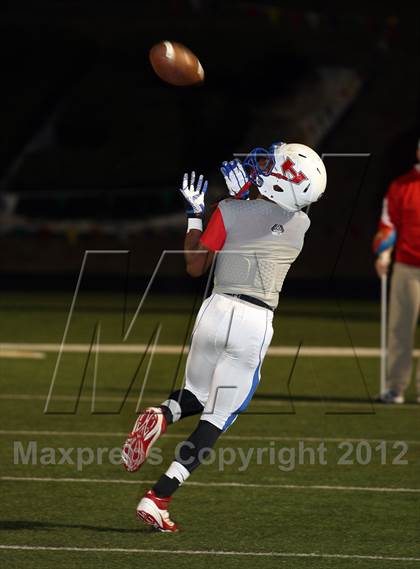 Thumbnail 3 in Gilmer vs. Henderson (UIL 3A Division 2 Quarterfinal Playoff) photogallery.