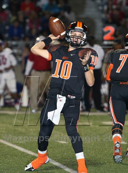 Thumbnail 3 in Gilmer vs. Henderson (UIL 3A Division 2 Quarterfinal Playoff) photogallery.