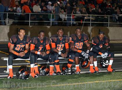 Thumbnail 1 in Gilmer vs. Henderson (UIL 3A Division 2 Quarterfinal Playoff) photogallery.