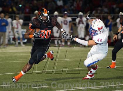 Thumbnail 3 in Gilmer vs. Henderson (UIL 3A Division 2 Quarterfinal Playoff) photogallery.