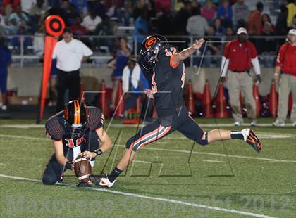 Thumbnail 1 in Gilmer vs. Henderson (UIL 3A Division 2 Quarterfinal Playoff) photogallery.