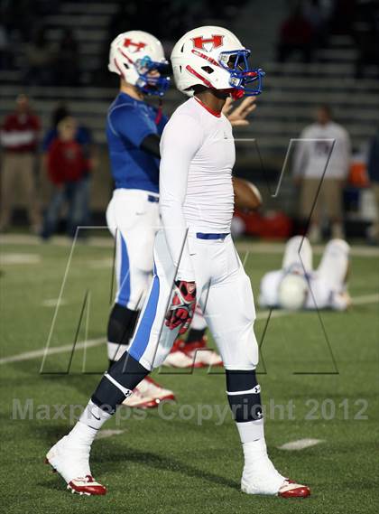 Thumbnail 2 in Gilmer vs. Henderson (UIL 3A Division 2 Quarterfinal Playoff) photogallery.