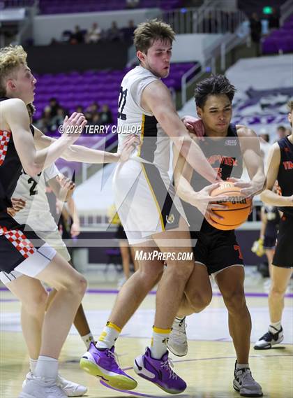 Thumbnail 2 in Timpview vs. Cottonwood (UHSAA 5A Quarterfinal) photogallery.