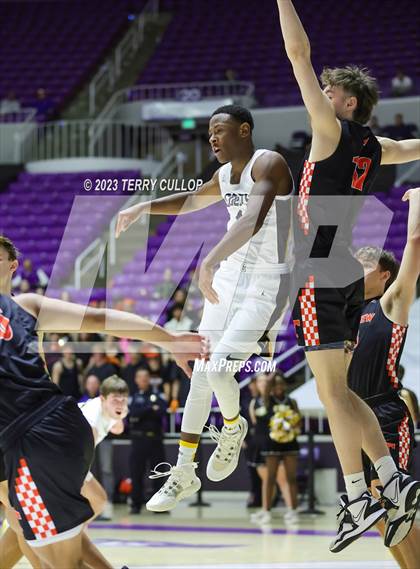Thumbnail 3 in Timpview vs. Cottonwood (UHSAA 5A Quarterfinal) photogallery.