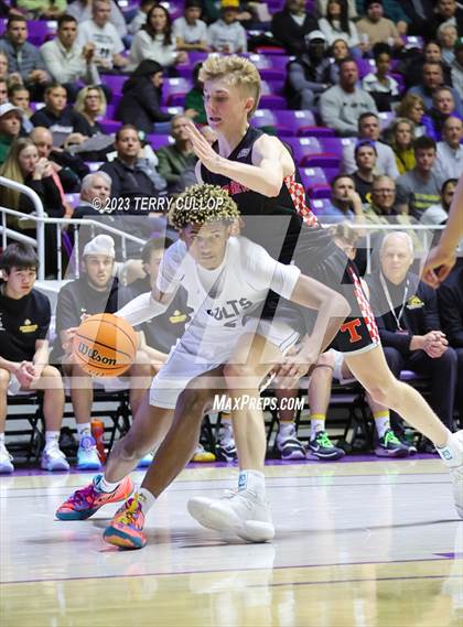Thumbnail 2 in Timpview vs. Cottonwood (UHSAA 5A Quarterfinal) photogallery.