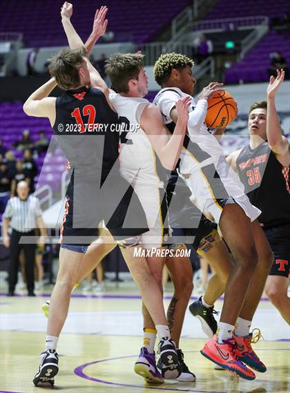 Thumbnail 3 in Timpview vs. Cottonwood (UHSAA 5A Quarterfinal) photogallery.