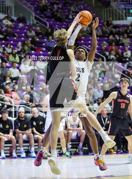 Thumbnail 3 in Timpview vs. Cottonwood (UHSAA 5A Quarterfinal) photogallery.