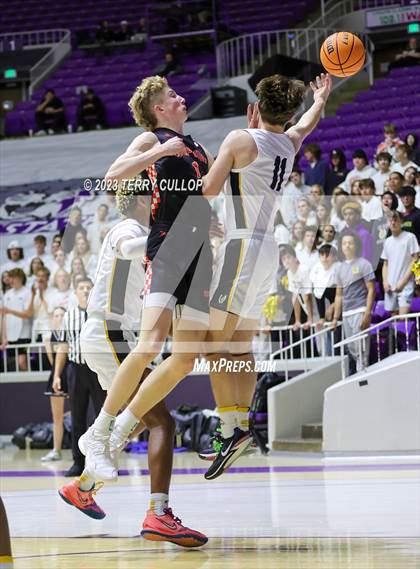 Thumbnail 3 in Timpview vs. Cottonwood (UHSAA 5A Quarterfinal) photogallery.
