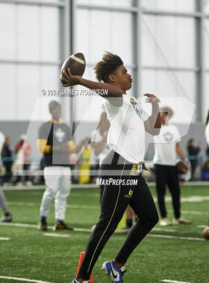 Thumbnail 3 in Jaguars QB Skills Challenge photogallery.