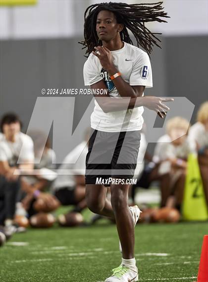 Thumbnail 1 in Jaguars QB Skills Challenge photogallery.
