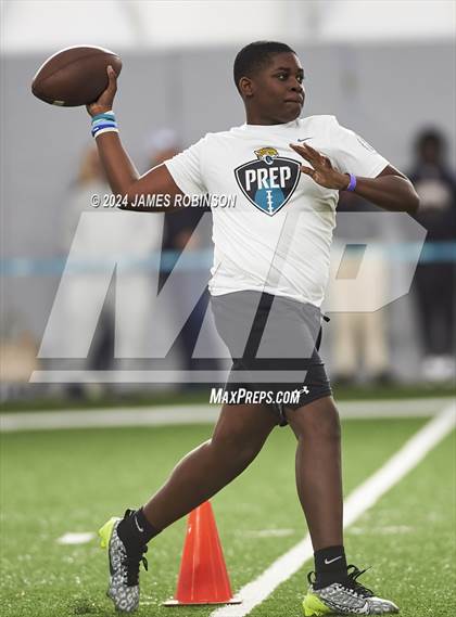 Thumbnail 3 in Jaguars QB Skills Challenge photogallery.