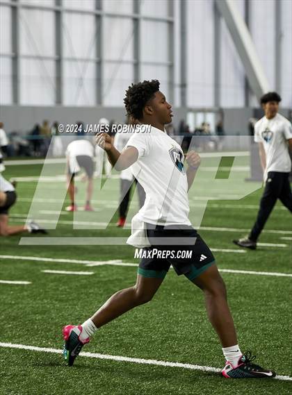 Thumbnail 3 in Jaguars QB Skills Challenge photogallery.