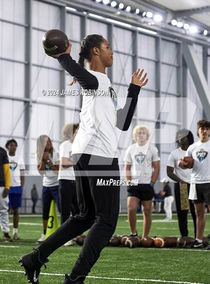 Thumbnail 3 in Jaguars QB Skills Challenge photogallery.