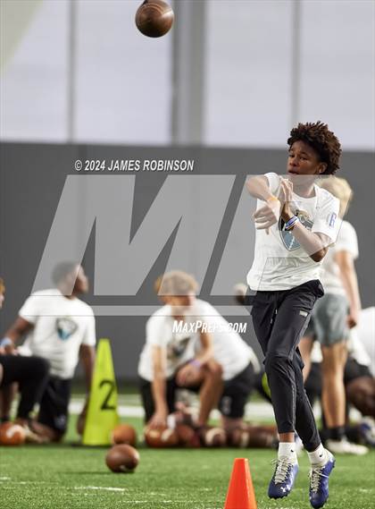 Thumbnail 3 in Jaguars QB Skills Challenge photogallery.