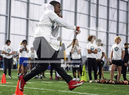 Thumbnail 3 in Jaguars QB Skills Challenge photogallery.