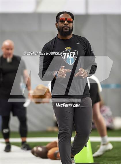 Thumbnail 3 in Jaguars QB Skills Challenge photogallery.