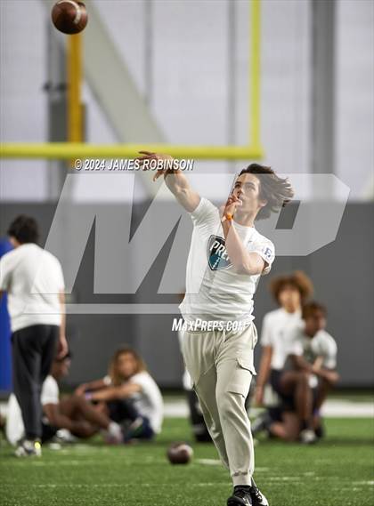 Thumbnail 3 in Jaguars QB Skills Challenge photogallery.