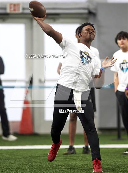 Thumbnail 2 in Jaguars QB Skills Challenge photogallery.