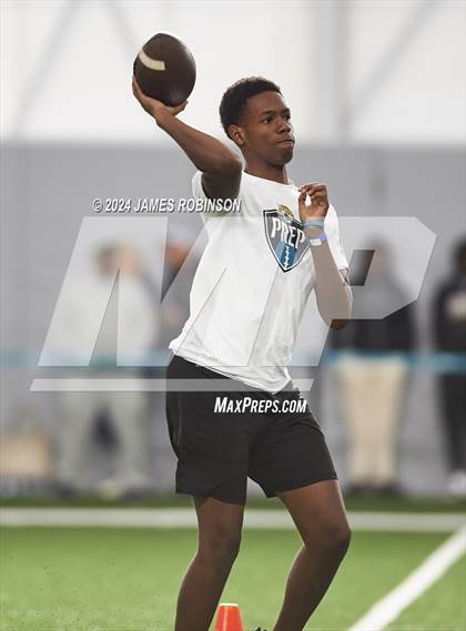 Thumbnail 3 in Jaguars QB Skills Challenge photogallery.