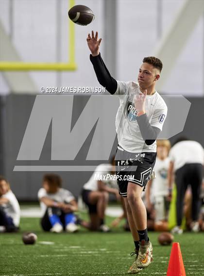 Thumbnail 3 in Jaguars QB Skills Challenge photogallery.