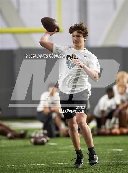 Thumbnail 3 in Jaguars QB Skills Challenge photogallery.
