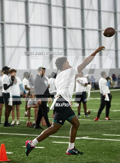 Thumbnail 3 in Jaguars QB Skills Challenge photogallery.