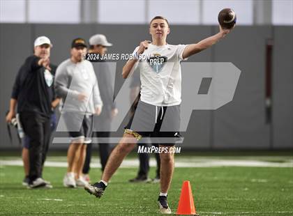 Thumbnail 3 in Jaguars QB Skills Challenge photogallery.
