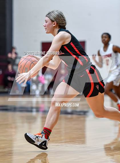 Thumbnail 1 in Chapel Hill @ Tenaha (Holiday Hoops Classic) photogallery.