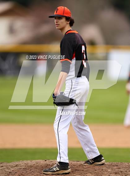 Thumbnail 2 in Centralia vs Tumwater photogallery.