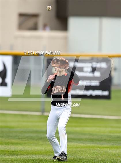 Thumbnail 1 in Centralia vs Tumwater photogallery.