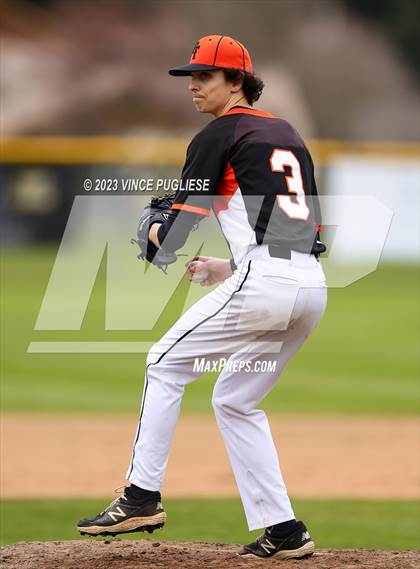 Thumbnail 3 in Centralia vs Tumwater photogallery.