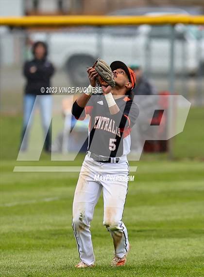 Thumbnail 2 in Centralia vs Tumwater photogallery.
