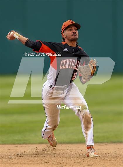 Thumbnail 2 in Centralia vs Tumwater photogallery.