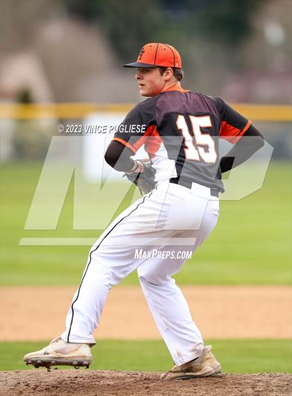 Thumbnail 2 in Centralia vs Tumwater photogallery.
