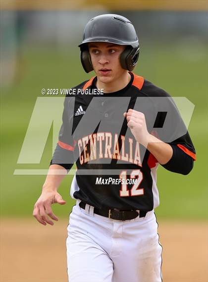 Thumbnail 3 in Centralia vs Tumwater photogallery.