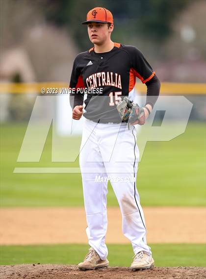 Thumbnail 2 in Centralia vs Tumwater photogallery.