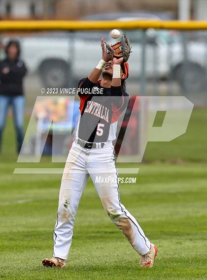 Thumbnail 2 in Centralia vs Tumwater photogallery.