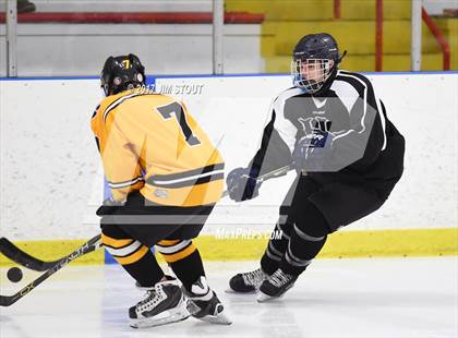Thumbnail 3 in JV: Hamden Hall vs. Hand (Milford Holiday Jamboree Division B Final) photogallery.