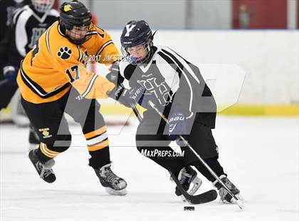 Thumbnail 1 in JV: Hamden Hall vs. Hand (Milford Holiday Jamboree Division B Final) photogallery.