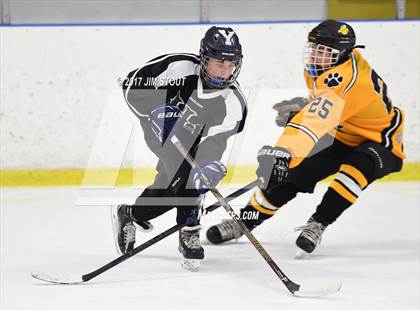 Thumbnail 2 in JV: Hamden Hall vs. Hand (Milford Holiday Jamboree Division B Final) photogallery.