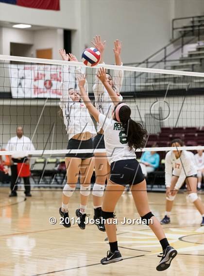 Thumbnail 3 in Reagan @ Lee photogallery.