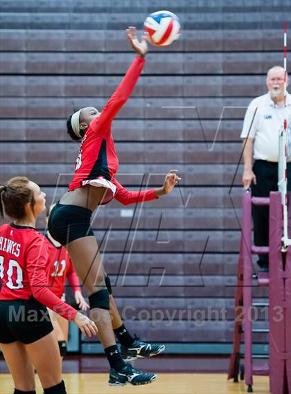 Thumbnail 2 in Rockwall-Heath vs Rowlett photogallery.