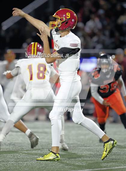 Thumbnail 3 in Liberty vs Pittsburg (CIF NCS D1 Semifinal) photogallery.