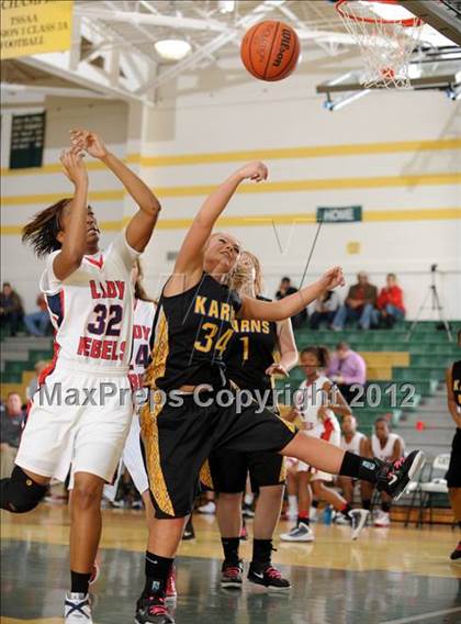 Thumbnail 3 in Karns vs. West  (Knoxville Catholic Pilot Tournament) photogallery.