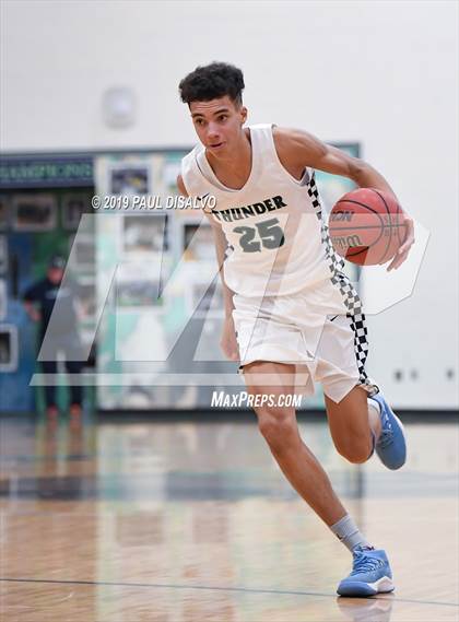 Thumbnail 3 in ThunderRidge vs. Valor Christian photogallery.