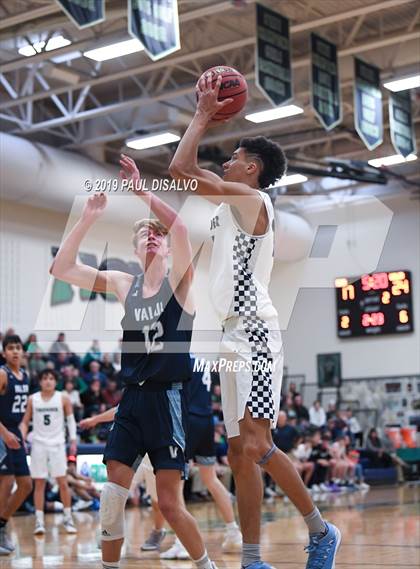 Thumbnail 2 in ThunderRidge vs. Valor Christian photogallery.