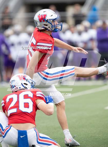 Thumbnail 3 in Westlake v San Benito (UIL 6A D1 Regional Semifinal) photogallery.