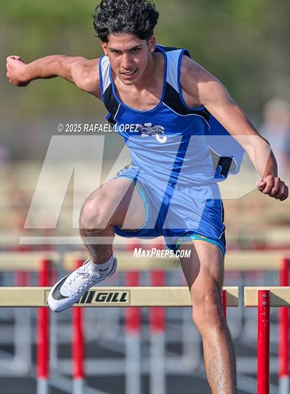 Thumbnail 1 in Spartan Relays (110M Hurdles) photogallery.