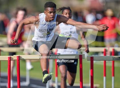Thumbnail 1 in Spartan Relays (110M Hurdles) photogallery.